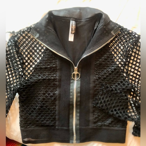 Mesh crop top - Picture 11 of 11